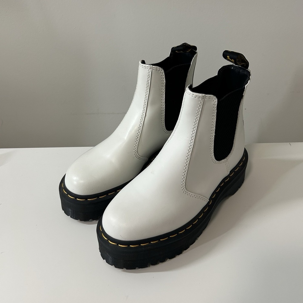 Doc Martens Boots Women's 6 White 2976 Chelsea Slip On Chunky